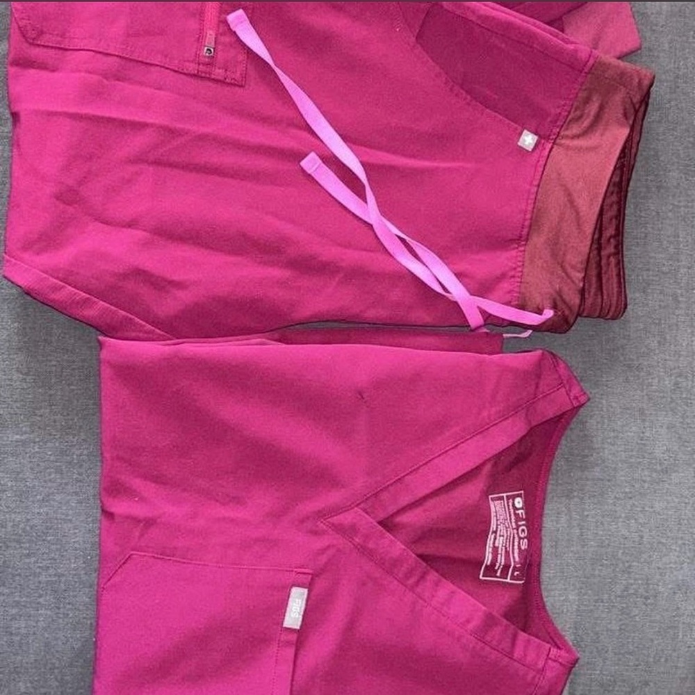 Figs Hot Pink Scrub Set